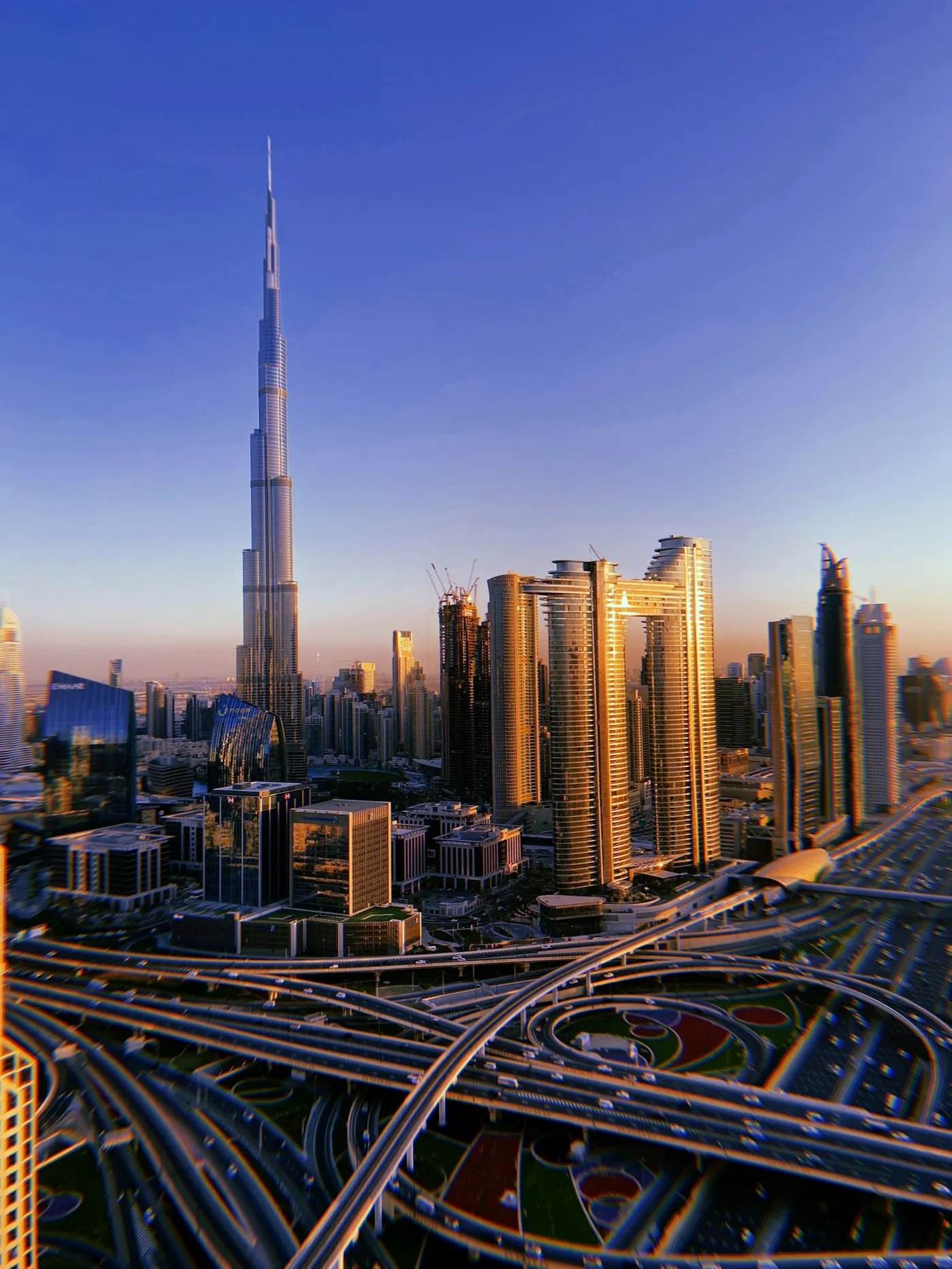 Sheikh Zayed Road and Burj Khalifa, Dubai's transport spine